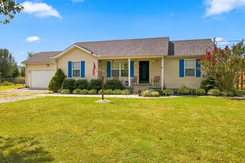 425 Davis Ln, Bell Buckle, TN 37020