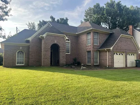 8428 Kings Trail Dr, Cordova, TN 38016