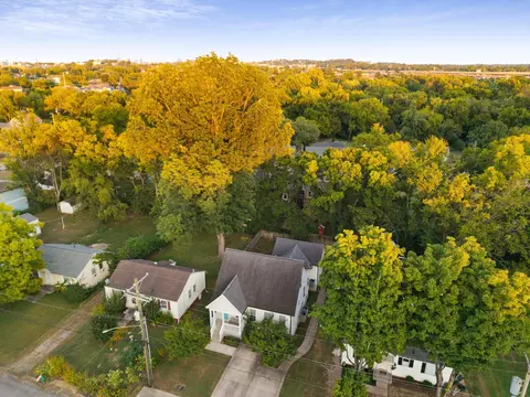 910 Trice Dr, Nashville, TN 37209