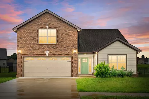 516 Castle Pinckney Ln, Clarksville, TN 37042