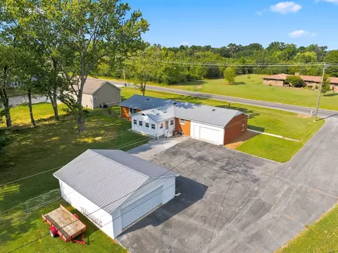 1408 Old Estill Springs Rd, Tullahoma, TN 37388