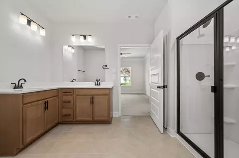 Bath - 513 Rohan Dr, Murfreesboro, TN 37129 photo 3 of 5