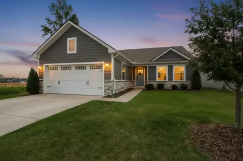 430 Saddleview Dr, White House, TN 37188