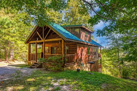 4154 Evans Chapel Rd, Sevierville, TN 37876