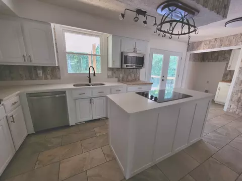 Kitchen - 111 Milton Rd, Dickson, TN 37055 photo 3 of 3