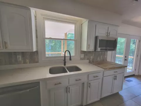 Kitchen - 111 Milton Rd, Dickson, TN 37055 photo 2 of 3