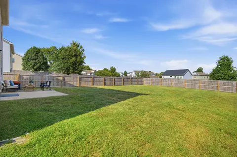 Exterior - 3039 Commonwealth Dr, Spring Hill, TN 37174 photo 8 of 11