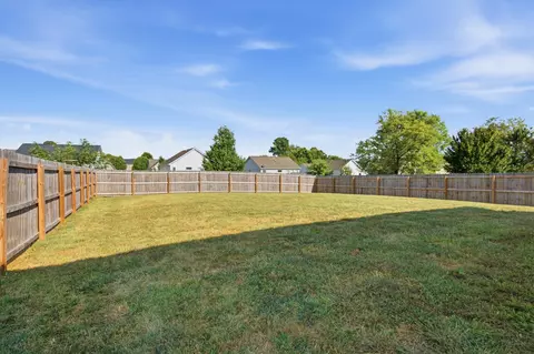 Exterior - 3039 Commonwealth Dr, Spring Hill, TN 37174 photo 7 of 11