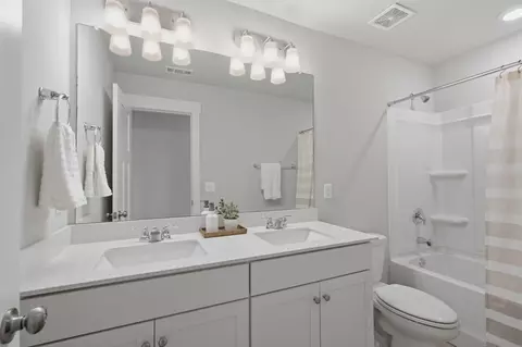 Bath - 3039 Commonwealth Dr, Spring Hill, TN 37174 photo 3 of 3