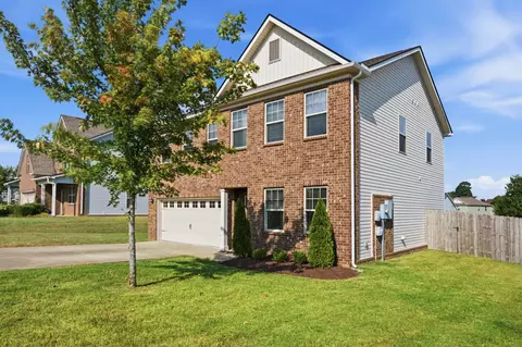 Exterior - 3039 Commonwealth Dr, Spring Hill, TN 37174 photo 10 of 11