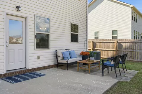Exterior - 3039 Commonwealth Dr, Spring Hill, TN 37174 photo 3 of 11