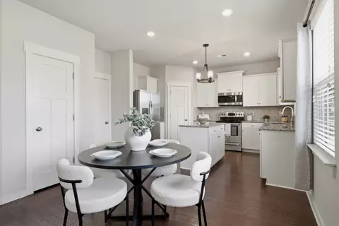 Dining - 3039 Commonwealth Dr, Spring Hill, TN 37174 photo 2 of 3
