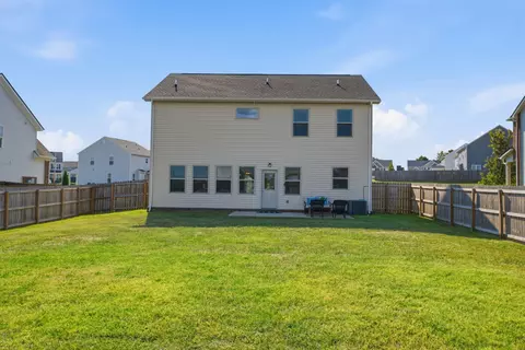 Exterior - 3039 Commonwealth Dr, Spring Hill, TN 37174 photo 9 of 11
