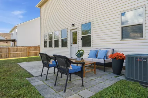 Exterior - 3039 Commonwealth Dr, Spring Hill, TN 37174 photo 6 of 11
