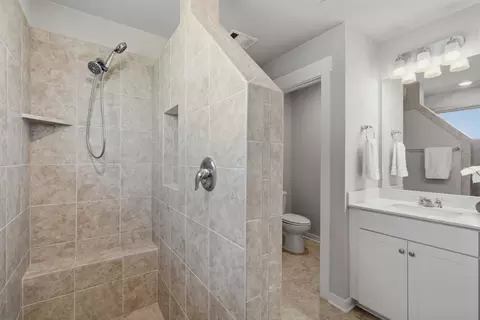 Bath - 3039 Commonwealth Dr, Spring Hill, TN 37174 photo 2 of 3