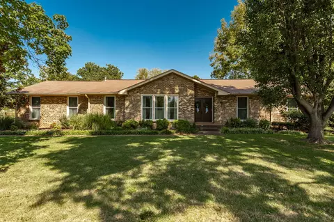 1097 Lakeshore Dr, Gallatin, TN 37066