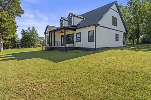 Exterior - 106 5th Ave N, Decherd, TN 37324 photo 14 of 16