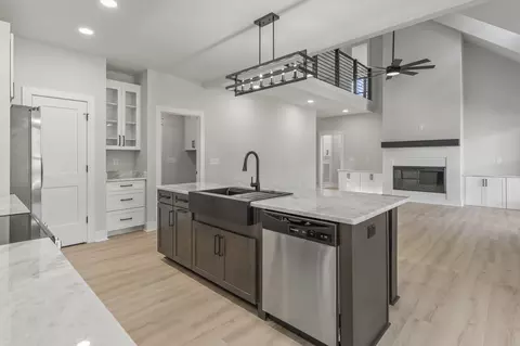 Kitchen - 106 5th Ave N, Decherd, TN 37324 photo 4 of 4