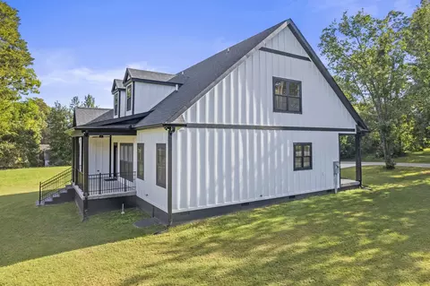 Exterior - 106 5th Ave N, Decherd, TN 37324 photo 4 of 16