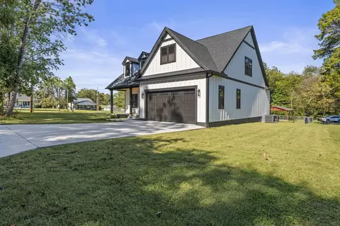 Exterior - 106 5th Ave N, Decherd, TN 37324 photo 12 of 16