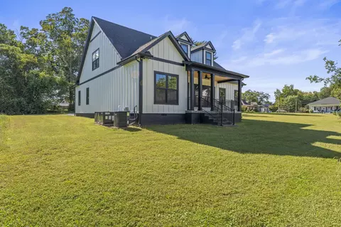 Exterior - 106 5th Ave N, Decherd, TN 37324 photo 13 of 16