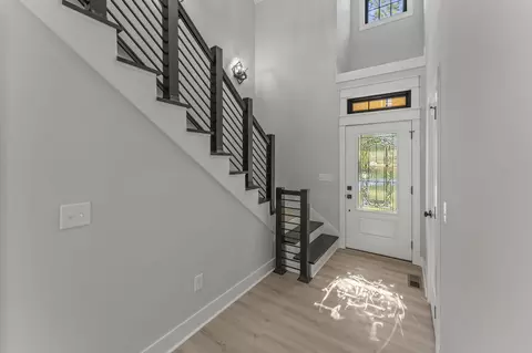 Entry Way - 106 5th Ave N, Decherd, TN 37324 photo 2 of 4