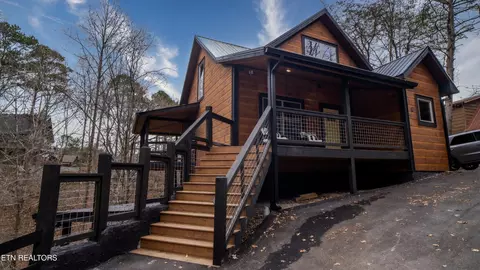 233 Cherokee Path Way, Sevierville, TN 37876