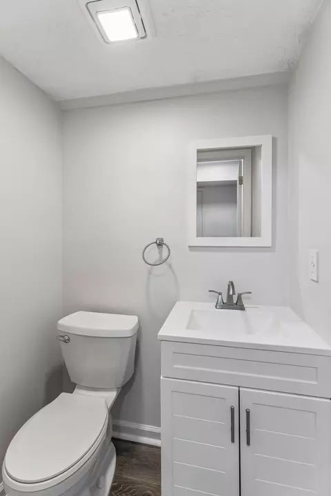Bath - 356 Beechcroft Rd, Spring Hill, TN 37174 photo 1 of 2