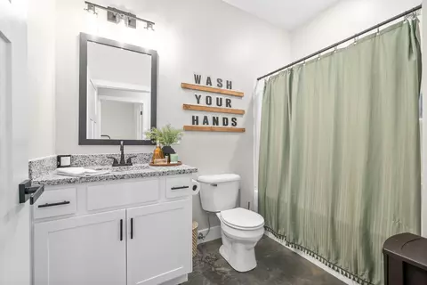 Bath - 2049 Conatser Rd, Cunningham, TN 37052 photo 6 of 6