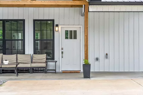 Exterior - 2049 Conatser Rd, Cunningham, TN 37052 photo 4 of 14