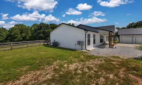 Exterior - 2049 Conatser Rd, Cunningham, TN 37052 photo 5 of 14