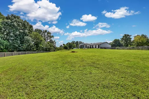 Exterior - 2049 Conatser Rd, Cunningham, TN 37052 photo 11 of 14