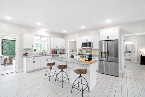 Kitchen - 2049 Conatser Rd, Cunningham, TN 37052 photo 1 of 7