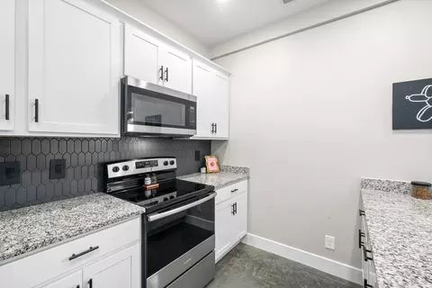 Kitchen - 2049 Conatser Rd, Cunningham, TN 37052 photo 7 of 7