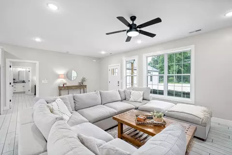 Living - 2049 Conatser Rd, Cunningham, TN 37052 photo 1 of 1