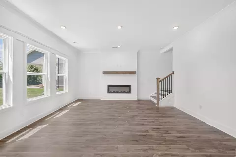 Living - 4935 Kai Dr, Murfreesboro, TN 37129 photo 5 of 6