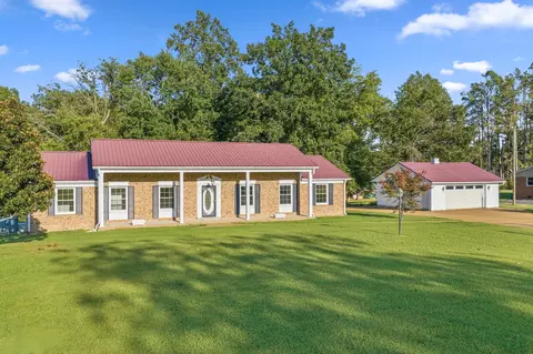 691 E Poplar Dr, Decaturville, TN 38329