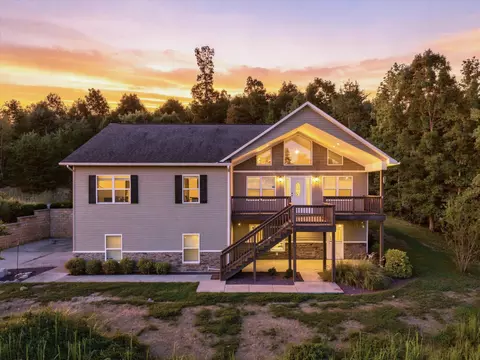 365 Meadowbrook Ln, Trenton, GA 30752