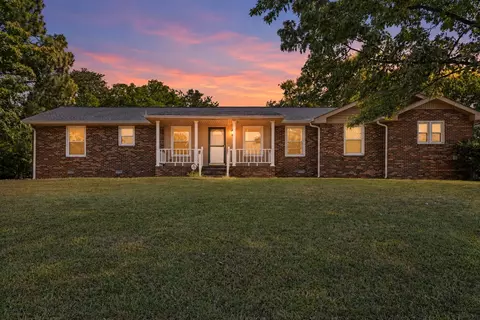 101 Dana Dr, Hendersonville, TN 37075