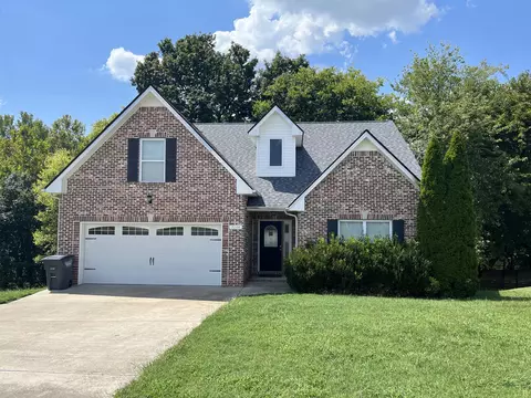 2244 Fairfax Dr, Clarksville, TN 37043