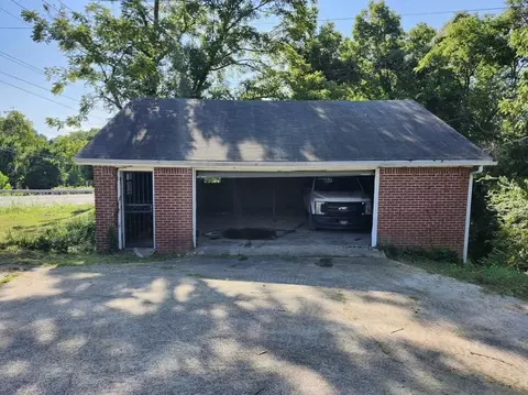 Exterior - 429 Spring St, Dover, TN 37058 photo 2 of 2