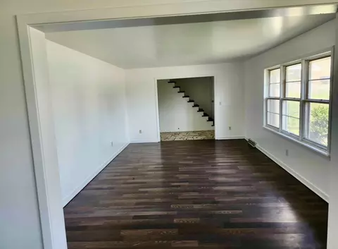 Living - 429 Spring St, Dover, TN 37058 photo 2 of 2