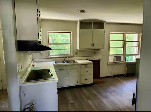 Kitchen - 429 Spring St, Dover, TN 37058 photo 1 of 1