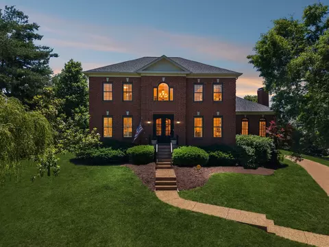 911 Riverbend Rd, Nashville, TN 37221