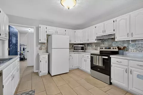Kitchen - 971 Sherrill Rd, Decherd, TN 37324 photo 2 of 3