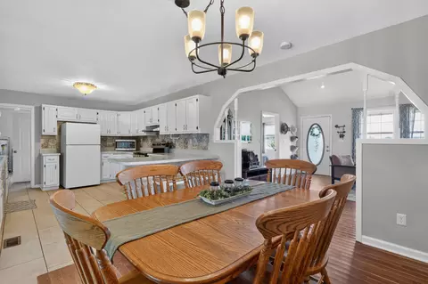 Dining - 971 Sherrill Rd, Decherd, TN 37324 photo 2 of 3