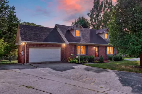 135 Springmont Dr, Hopkinsville, KY 42240