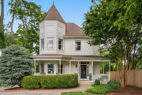 304 51st Ave N, Nashville, TN 37209