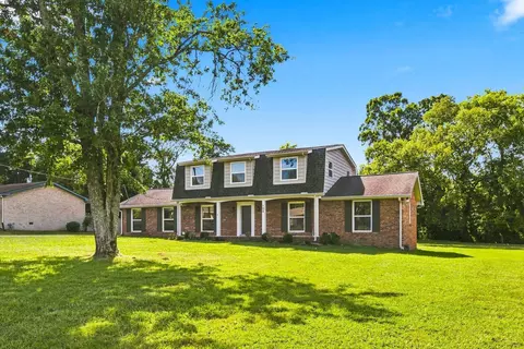 104 Highlander Dr, Hendersonville, TN 37075