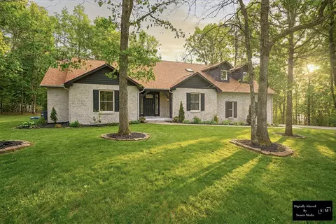 204 Meadowview Dr, Crossville, TN 38558